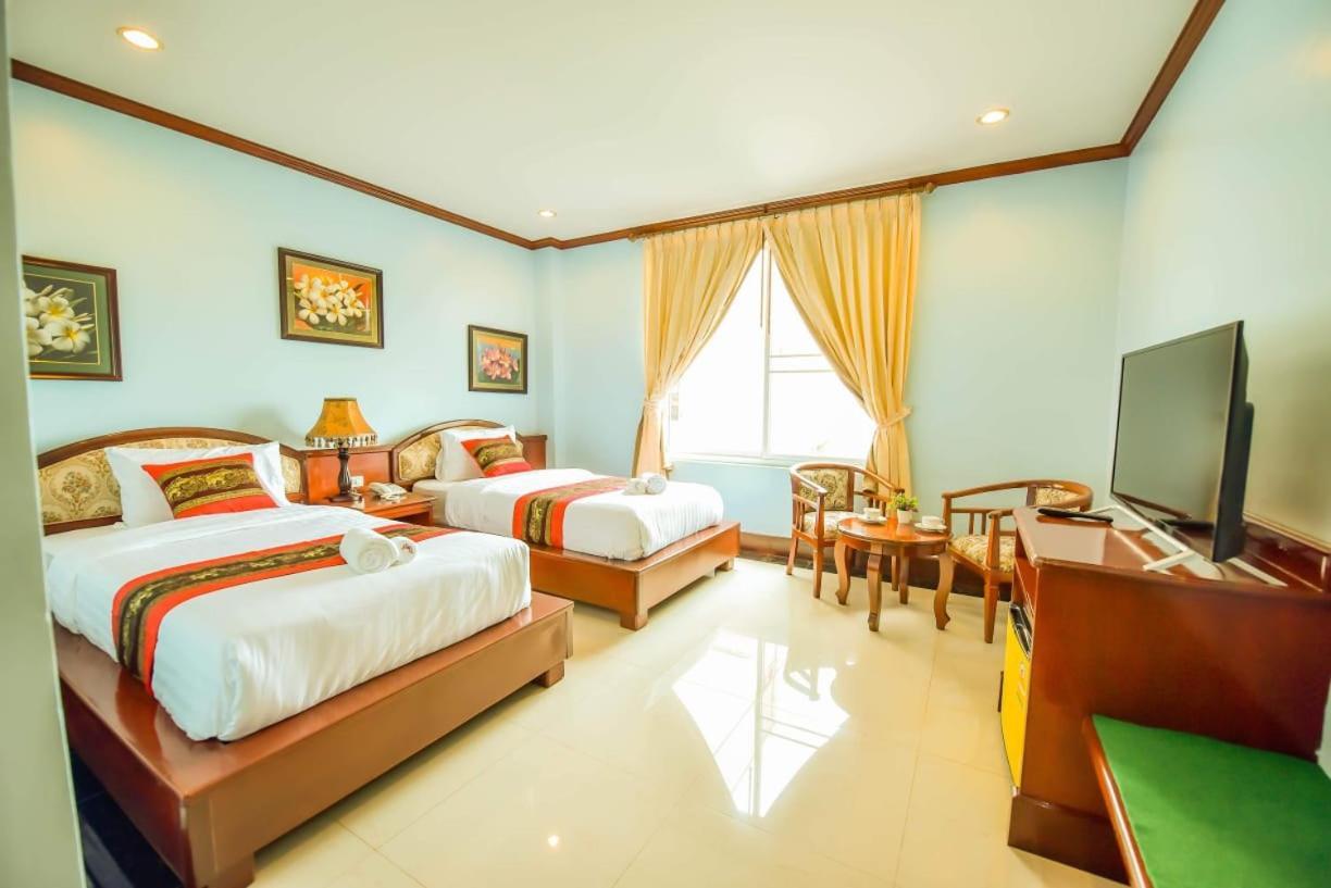 Soubandith Hotel Pakse Exterior photo