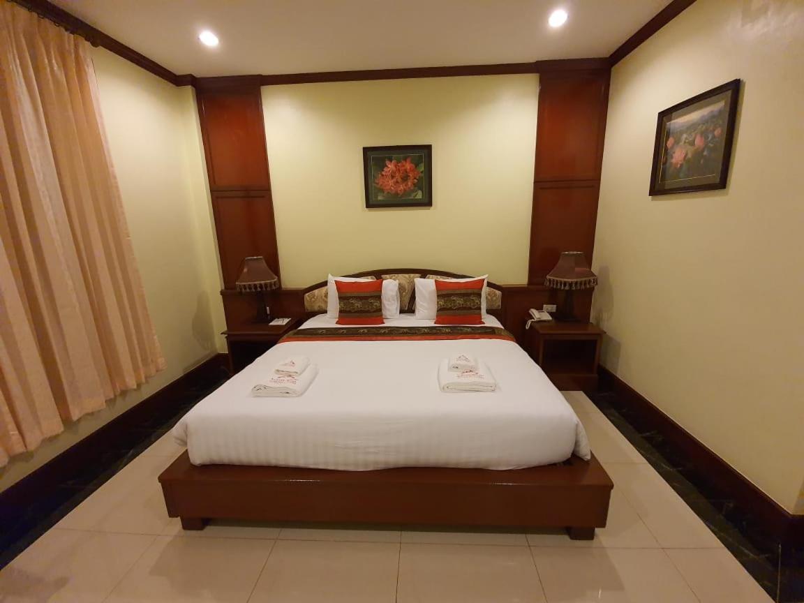 Soubandith Hotel Pakse Exterior photo